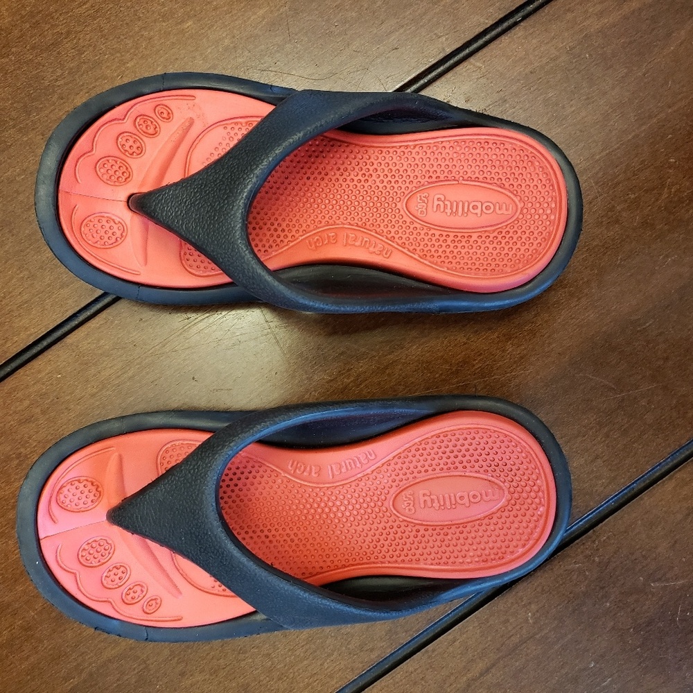 Mobility Toddler Black and Red Flip Flops